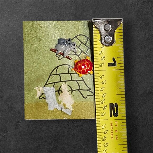 Vintage The Bug House Turtle & Koala Enamel Pins on Original Card 1960s 1970s - Picture 6 of 7